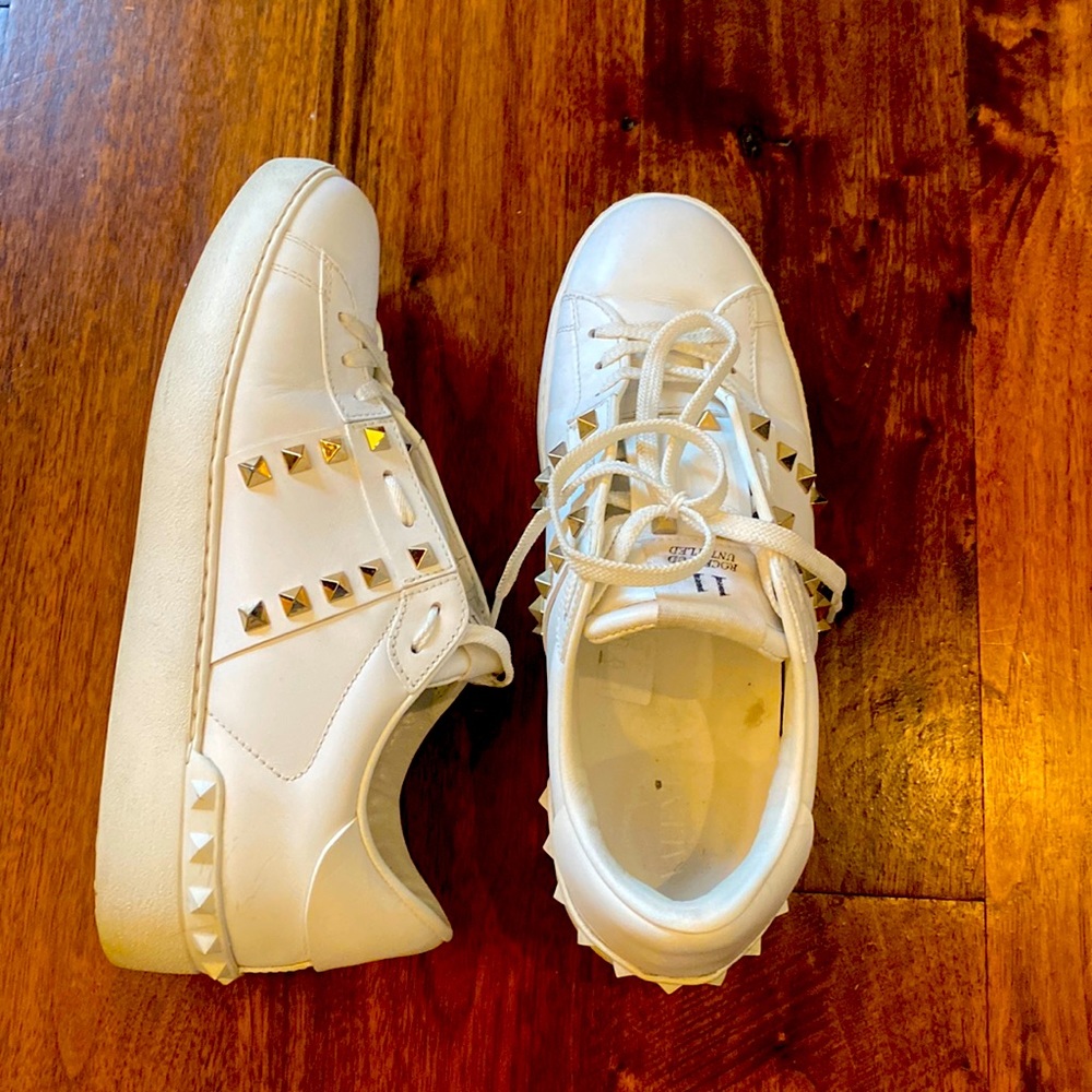 VALENTINO ROCKSTUD SIZE 39 WORN/GENTLY USED
